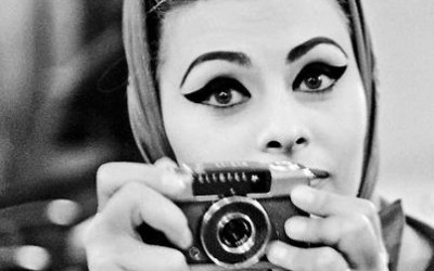 Sophia-Loren-with-a-camera